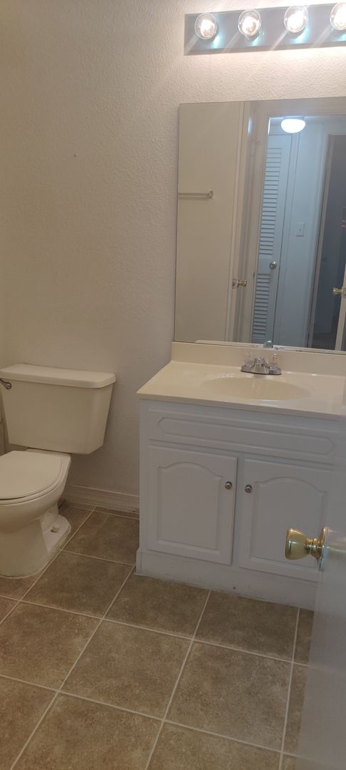 2 beds, 2 baths, 912 sqft, $1,300, Unit 315-102