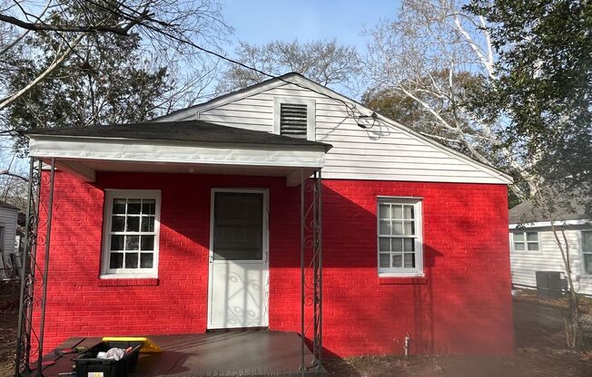 **AVAILABLE NOW**2 Bedroom / 1 Bathroom Home in Columbus For Rent***