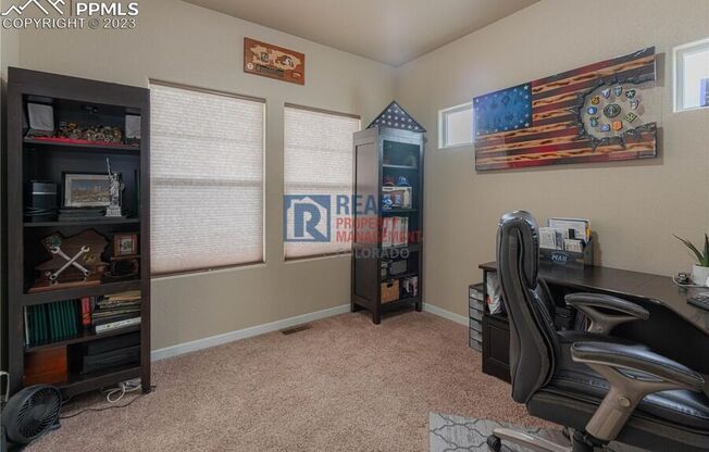 8015 DUTCH LOOP