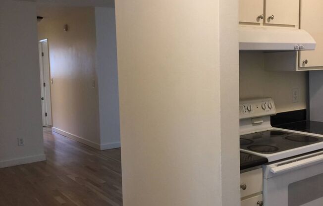 2 beds, 1 bath, 900 sqft, $1,795, Unit 4