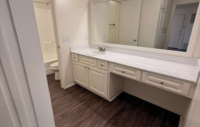 1 bed, 1 bath, 713 sqft, $2,075, Unit A071