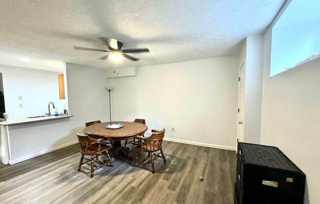 3 beds, 2 baths, 1,600 sqft, $2,175, Unit Unit B