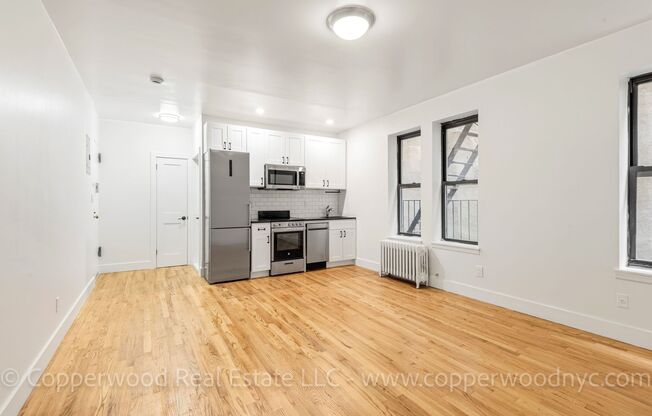 Studio, 1 bath, 370 sqft, $3,195, Unit 14