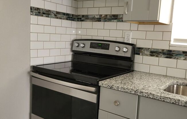 1/1 rear apartment ready for move-in WITH UTILITIES INCLUDED