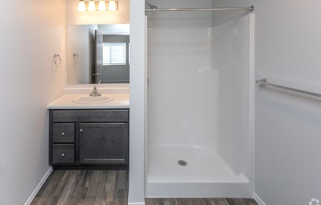 2 beds, 2 baths, 913 sqft, $1,275, Unit 4800-263