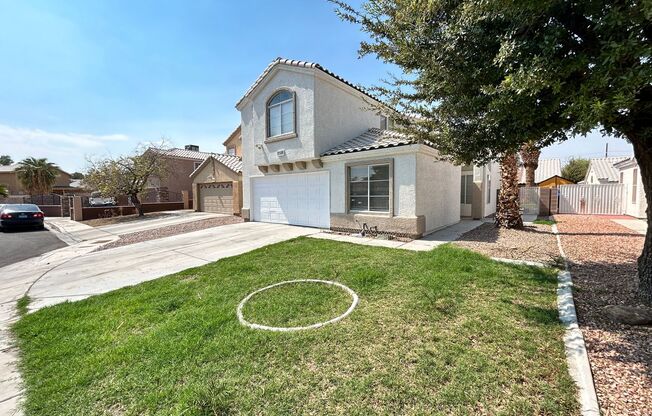 Gorgeous 4-bedroom home with a pool!