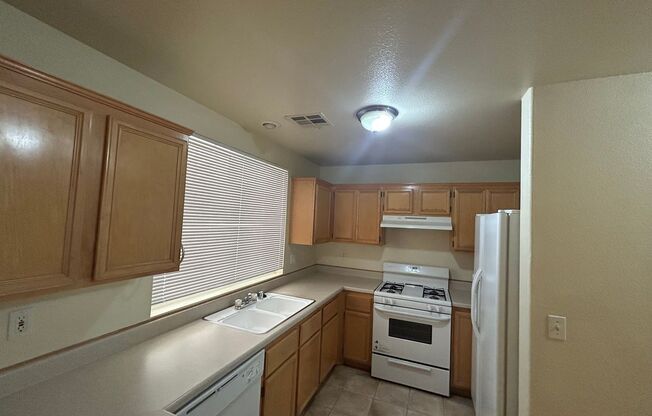 Spacious 2-Story Townhome in Belle Esprit Gated Community