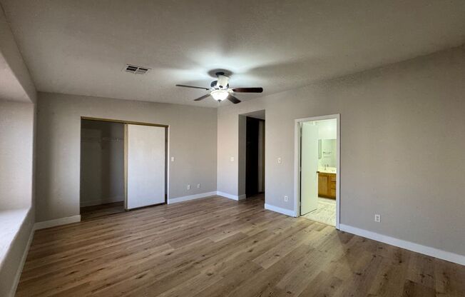 Great townhome in gated community, 3brs, 2bth, 2cg