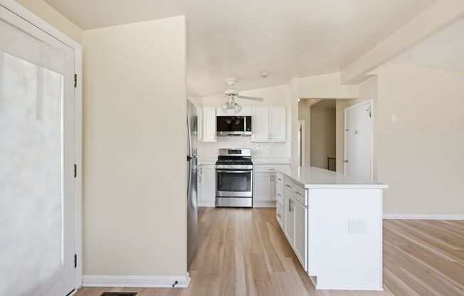 Updated Rambler Near Four Corners & Metro!