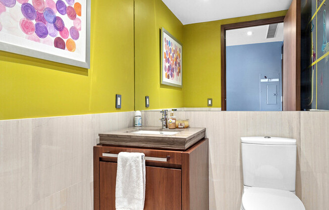 1 bed, 1.5 baths, 775 sqft, $6,500, Unit 34G