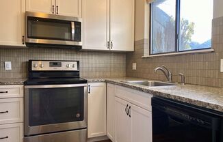 3 beds, 2.5 baths, $2,150, Unit UNIT 16