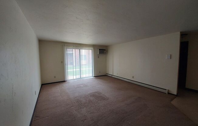 1 bed, 1 bath, 700 sqft, $889