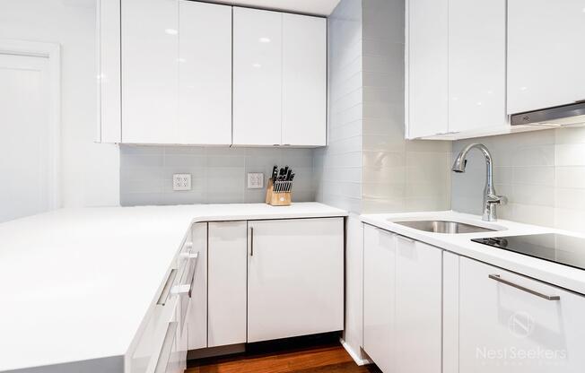 1 bed, 1 bath, $3,950, Unit 1319