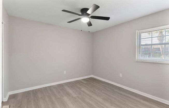 2 beds, 1 bath, $1,395, Unit APARTMENT A5