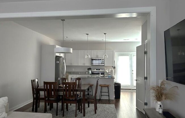Nice 2 Bedroom 2.5 bath townhome with open floorplan ** Close to I-24 and the new Tanger Outlet Center