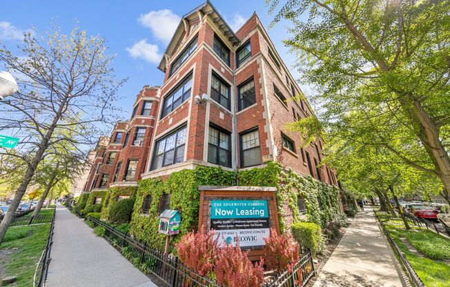 3 beds, 2 baths, 1,150 sqft, $3,300, Unit 1062-1st Floor