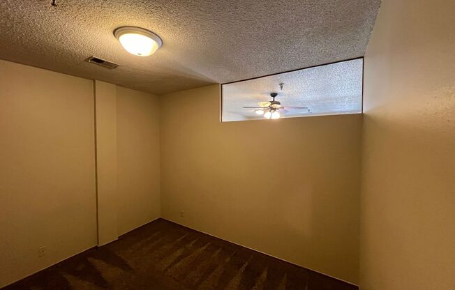1 bed, 1 bath, 700 sqft, $825, Unit 708