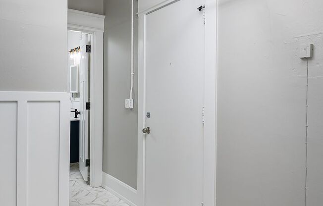 Elegant Renovation! HUGE 1 Bed 1 Bath Available Now!