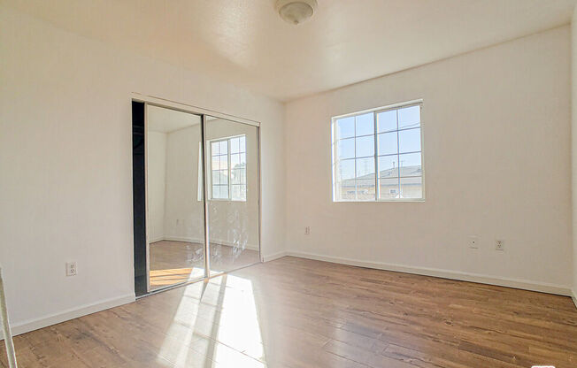 1555 W 204 ST