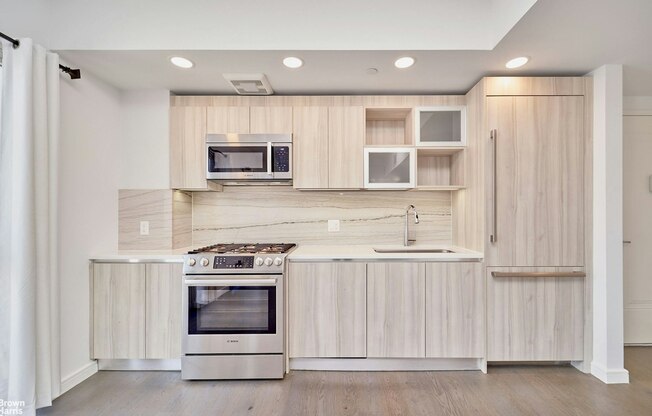 375 W 123 ST