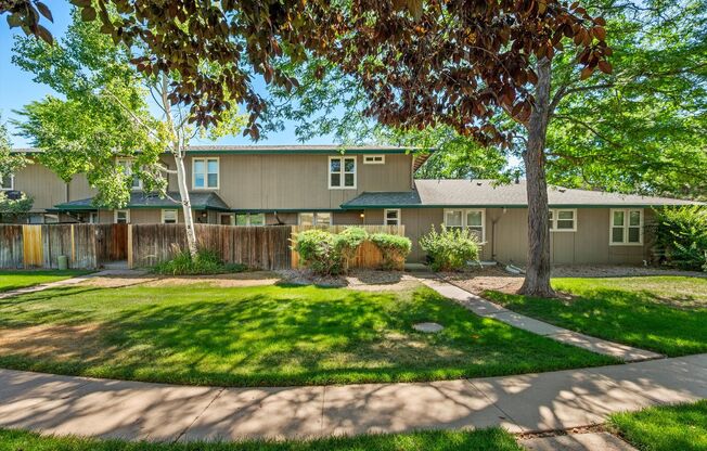 Comfort, Convenience & Style in the Heart of Greenwood Village