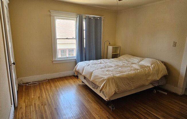 1424 W 37 DR