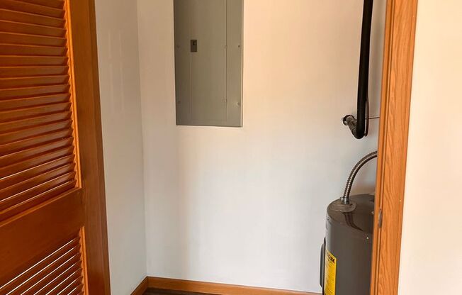 2 beds, 1 bath, 1,066 sqft, $1,200, Unit 1681-09 PVC