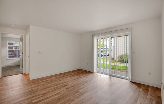 #424-SPRING PARK APARTMENTS