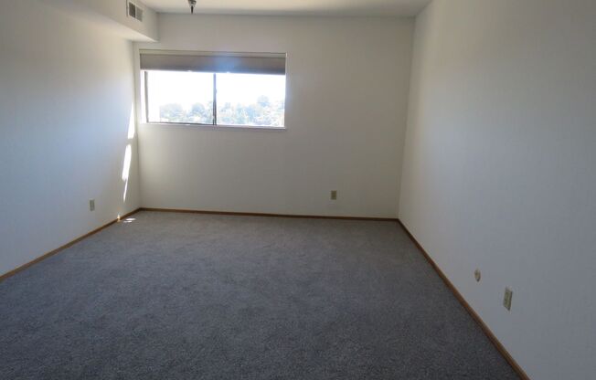 2 beds, 1.5 baths, $3,575, Unit 2033 Castro #32