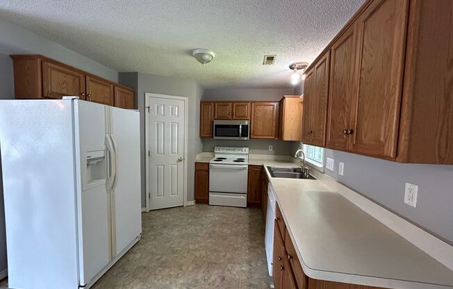 3 beds, 2 baths, $2,300