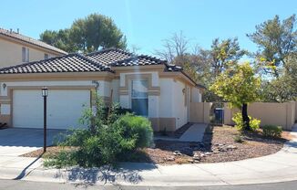 Single Story, 3 bedroom in Peccole Ranch!