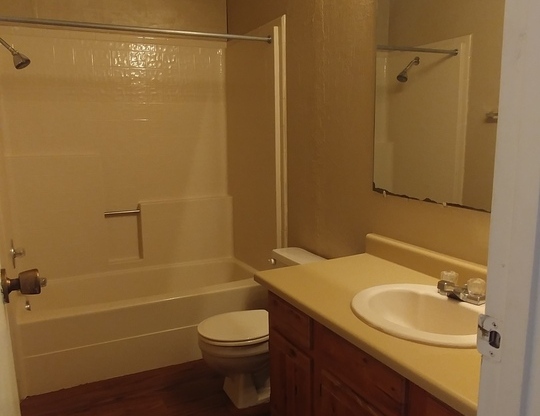 2 beds, 2 baths, 943 sqft, $855, Unit 1510