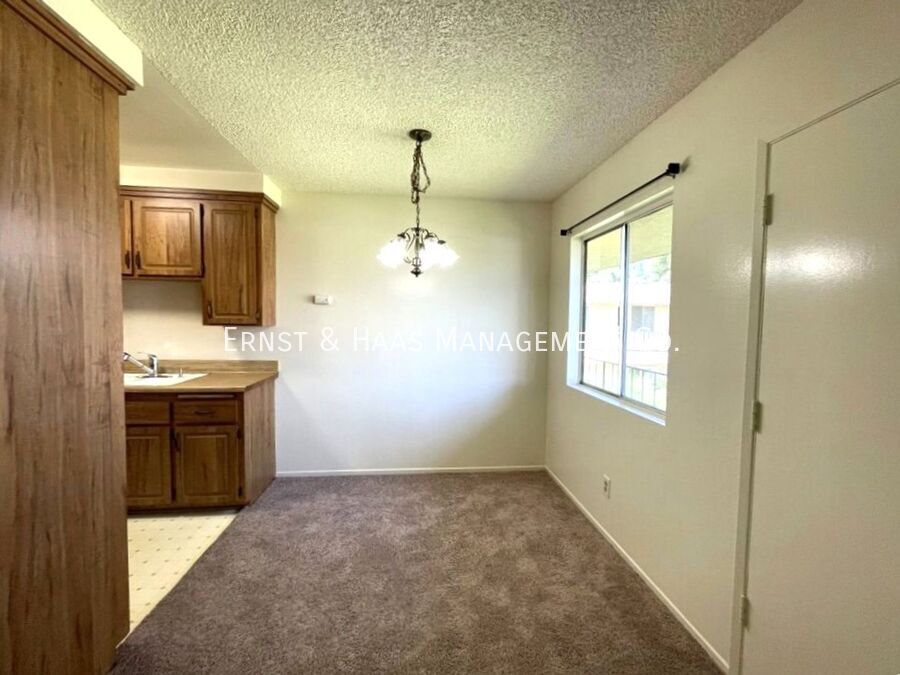 4700 Clair del Ave