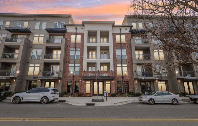 1 bed, 1 bath, 773 sqft, $1,345, Unit 1-302