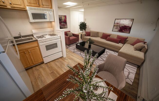 Studio, 1 bath, 550 sqft, $995, Unit 61-004