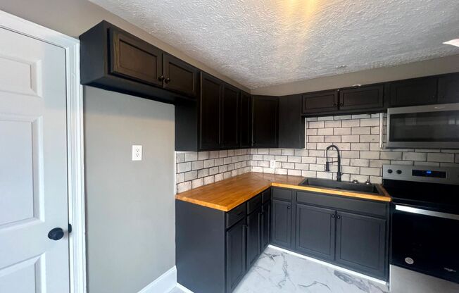 2 beds, 1 bath, $1,150