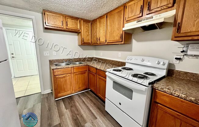 Adorable, fully renovated 3 bedroom / 1 bathroom home now available for rent!