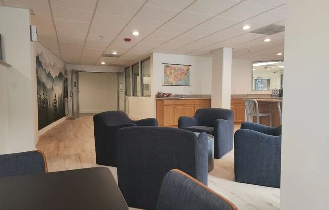 Studio, 1 bath, 649 sqft, $1,850, Unit 420