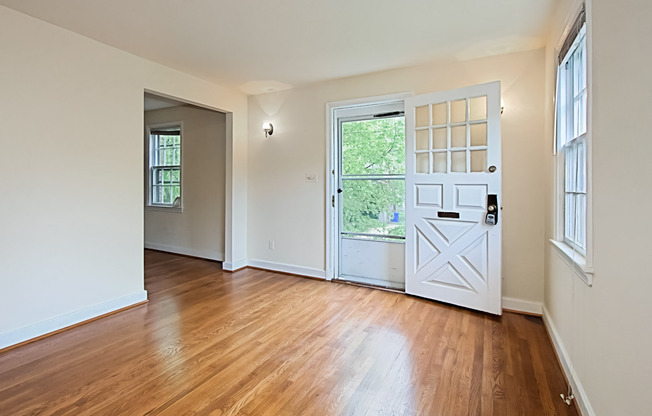 Blocks to Crystal City Metro and just minutes to Washington, D.C. via the 14th Street Bridge