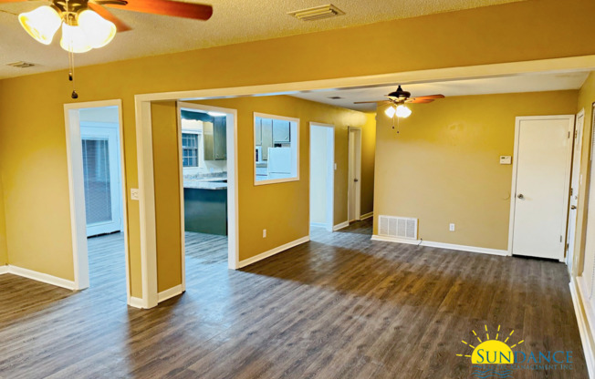 Beautiful 3 Bedroom Home In Mary Esther!