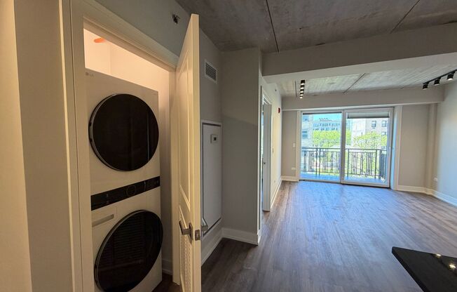1 bed, 1 bath, 681 sqft, $2,475, Unit 952-504