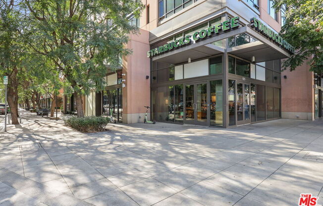 1 bed, 1.5 baths, 1,200 sqft, $4,995, Unit 916