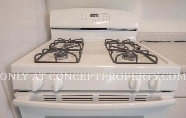 2 beds, 1.5 baths, 1,040 sqft, $1,299, Unit 03