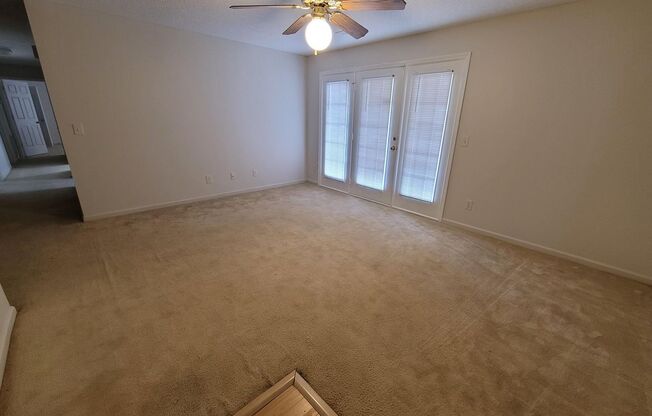 BEAUTIFUL SPACIOUS HOME READY TO MOVE IN !!!