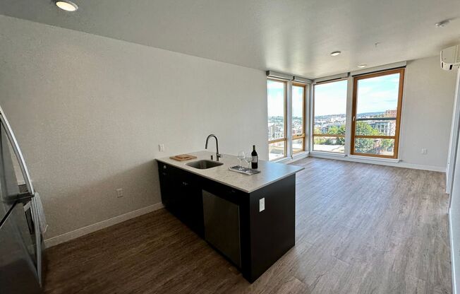 2 beds, 2 baths, 826 sqft, $3,600, Unit Unit 707