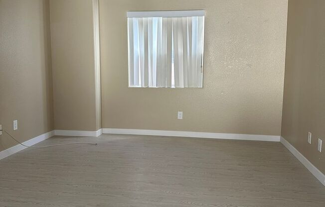 BEAUTIFUL3 BEDROOM HOME BY 215 AND CHEYENNE