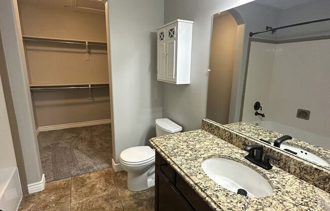 2 beds, 2 baths, $1,595, Unit UNIT K