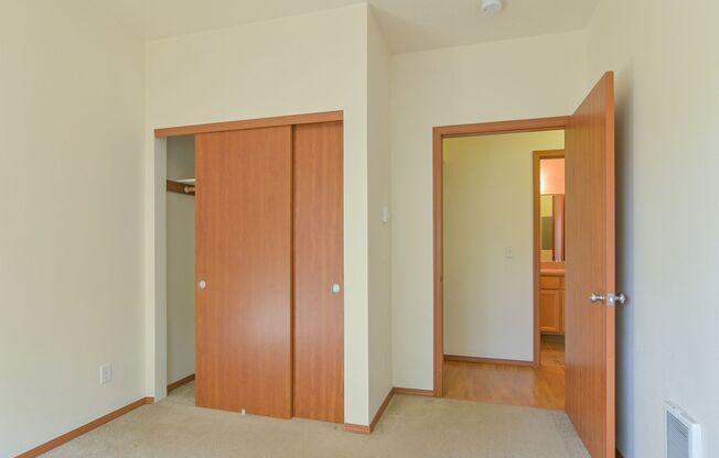 2 beds, 1 bath, $1,700, Unit 203