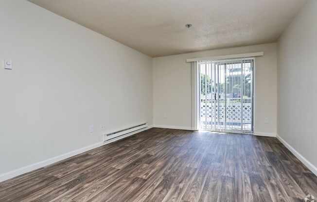 2 beds, 1 bath, $1,760, Unit 214