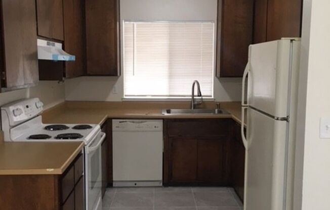 2 beds, 1 bath, 850 sqft, $1,795, Unit #1